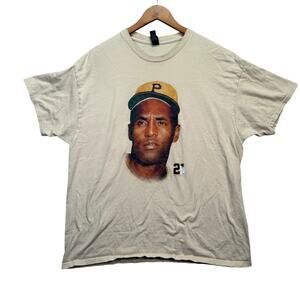 Roberto Clemente Pittsburgh Pirates Legends Collection Portrait Player Shirt XL